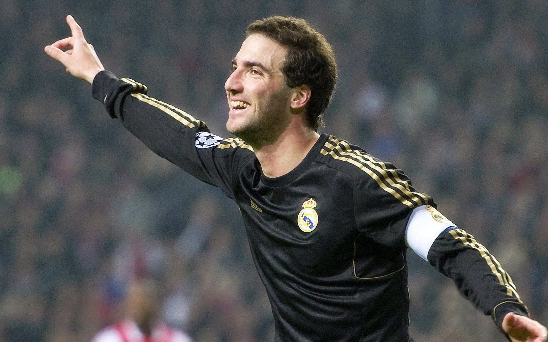 “荒野骑士”——在极端环境中的速度之战，荒野骑士吉他谱